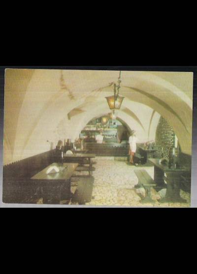 fot. j. tymiński - Zielona Góra - winiarnia Bachus w podziemiach ratusza [1976]