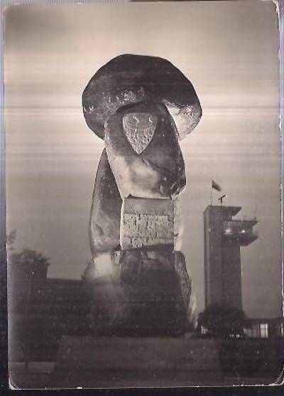 fot. M. Murman - Gdynia - Pomnik Ludzi Morza wg projektu W. Tołkina (1965)