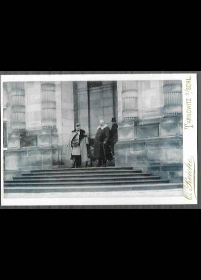 Cesarz Wilhelm II i Guido Henckel von Donnersmarck przed pałacem w świerklańcu, pocz. XX w. (reprint)