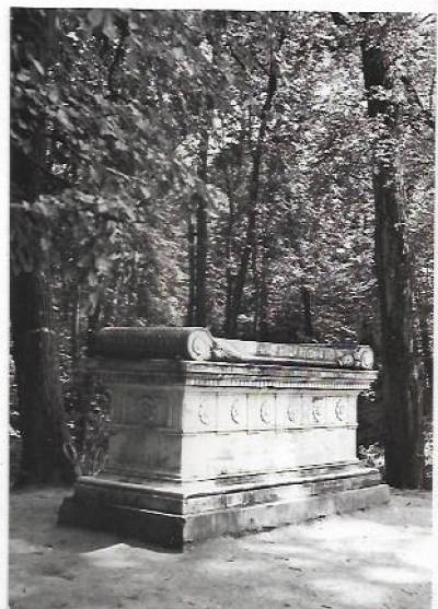 fot. B. Malmurowicz - Puławy - sarkofag Augusta i Zofii Czartoryskich (1969)