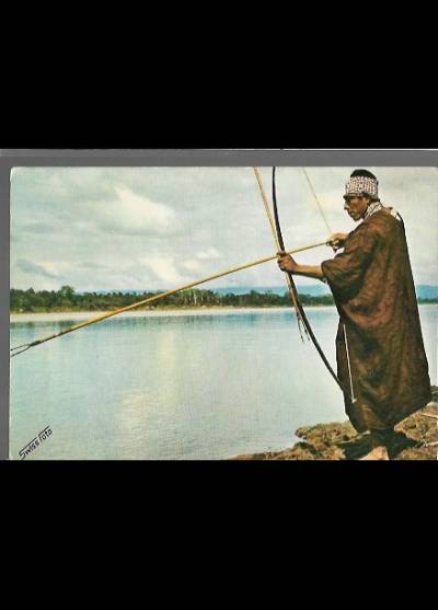 Amazonia peruwiańska - Indianin Chama poluje na ryby (1973)