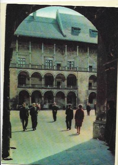 fot. T. Biliński - Kraków. Wawel - dziedziniec zamku (1968)