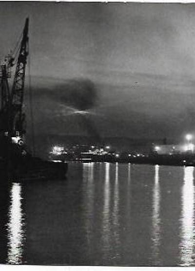 fot. J. Uklejewski - Gdynia - port w nocy (1965)