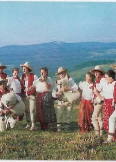 fot. M. Raczkowski - Beskid Śląski - zespół pieśni i tańca Koniaków  (1975)