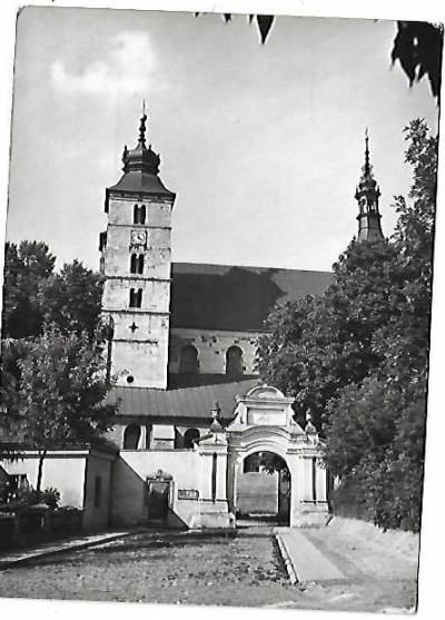fot. K. Jabłoński - Opatów - kolegiata romańska z XII w (1962)