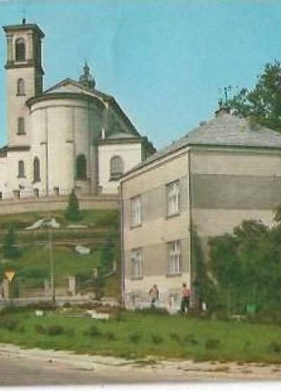 fot. W. Makarewicz - Gorlice - fragment miasta z kościołem (lata 80.)