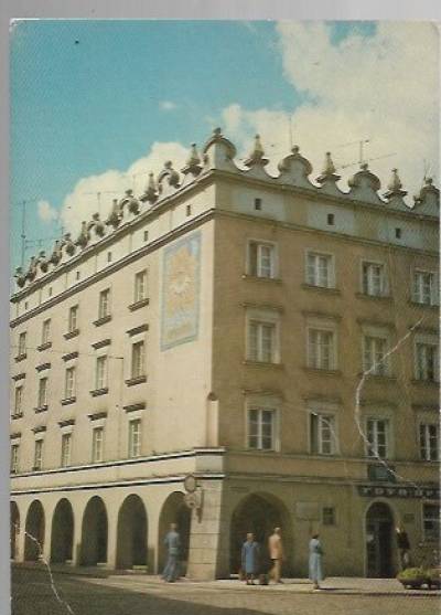 fot. F.B. Stachow - Racibórz - kamieniczka staromiejska w Rynku (1978)