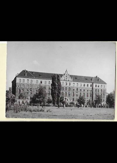 fot. T. Chrzanowski - Kraków. Gmach Wyższej Szkoły Rolniczej (1963)