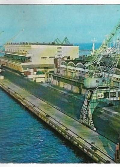 fot. J. Tymiński - Gdynia - port. Nabrzeże Francuskie (1975)