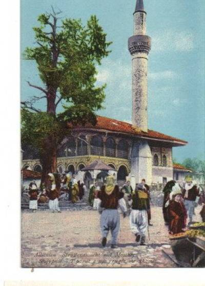 widok na albańską ulicę i meczet (ok. 1913)