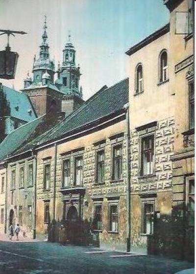 fot. T. Biliński - Kraków - ulica Kanonicza, w głębi wieże katedry wawelskiej [1969]